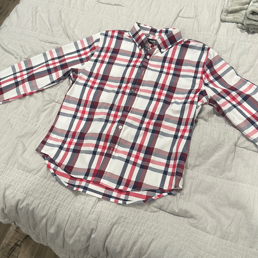 Express performance wrinkle resistant shirt. Medium, extra slim. New.